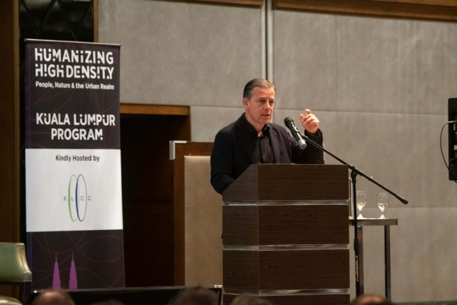 Javier Quintana de Una, CEO, CTBUH, recapped the highlights of the previous few days of the conference in Singapore, setting the stage for an exciting day of programming in Kuala Lumpur.