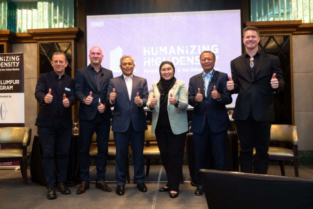 From left to right: CTBUH CEO Javier Quinatana de Una; Matthew Holloway, Principal, Grimshaw Architects; Datuk Md. Shah Mahmood, Group CEO, KLCC Holdings Sdn Bhd; Norliza Hashim, CEO, Urbanice Malaysia; Tengku Dato' Ab Aziz Tengku Mahmud, CEO, PNB Merdeka Ventures; and CTBUH Chairman, Shonn Mills.