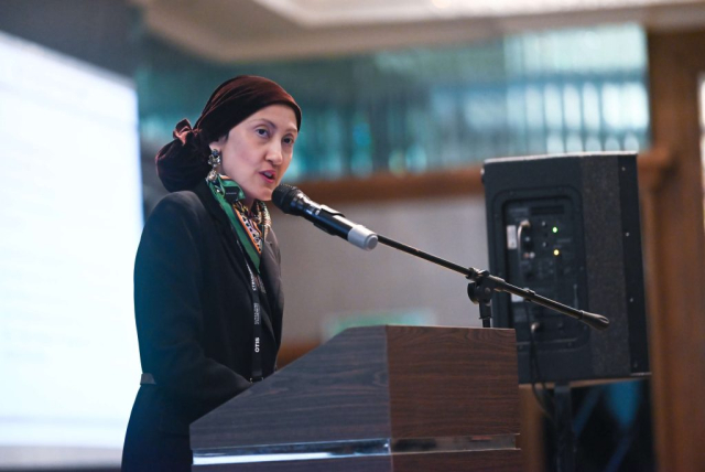 Puteri Mayang Bahjah Zaharin, Senior Lecturer, Universiti Teknologi MARA, narrates the research process her team undertook to better understand the future possibilities of high-rise office design in Malaysia.